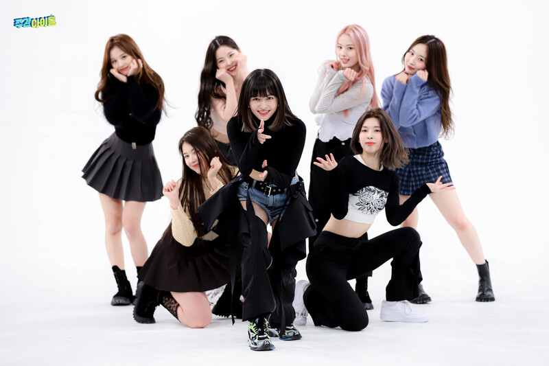 220222 MBC Naver Post - NMIXX at Weekly Idol documents 5