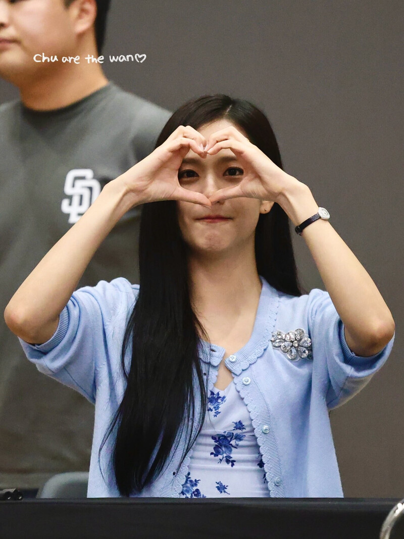 240808 BLACKPINK's Jisoo at Fansign documents 4