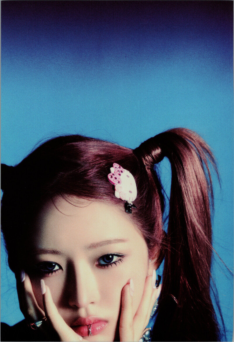 IVE - Mini Album 'I'VE MINE' (Scans) documents 4