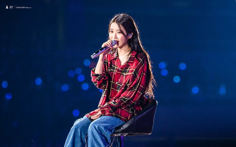 220918 IU - 'The Golden Hour' Concert documents 11