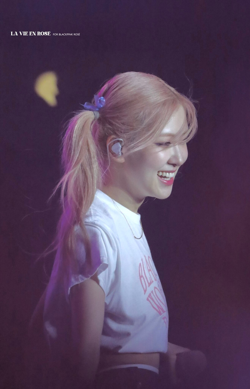 230514 BLACKPINK Rosé - 'BORN PINK' Concert in Kallang Day 2 documents 2