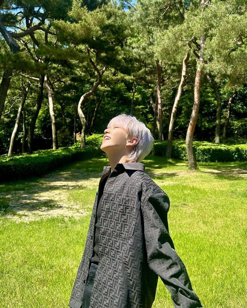 240522 SEVENTEEN Hoshi Instagram Update documents 4