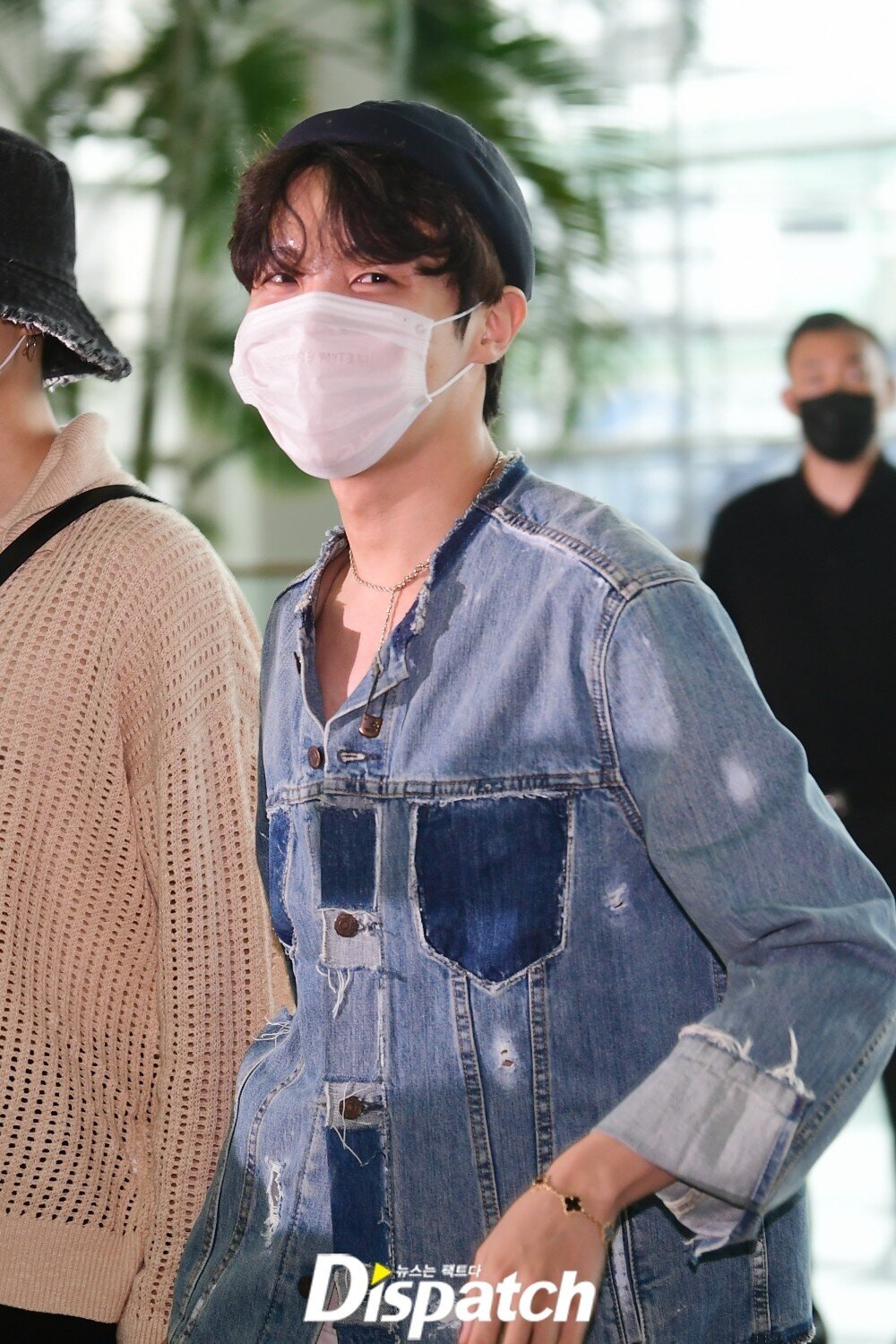 BTS's V And J-Hope Return To Korea In Style And Make Incheon Airport Their  Own Personal Runway - Koreaboo