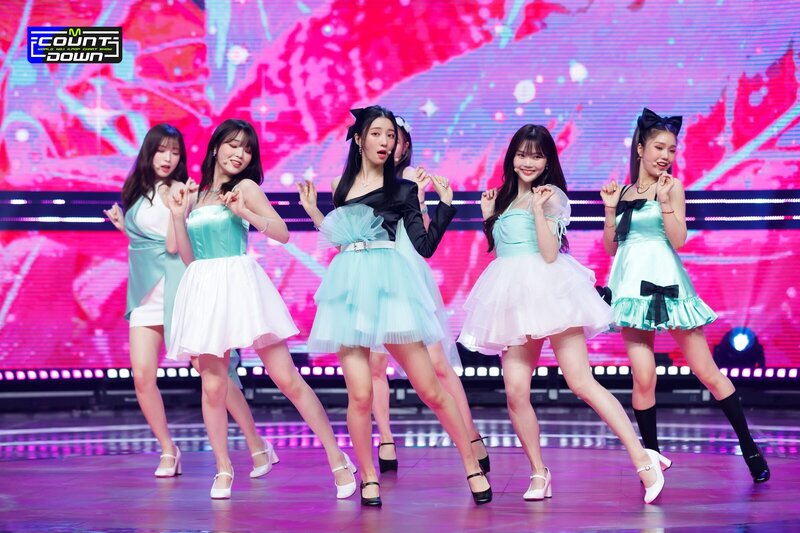 220407 OH MY GIRL - 'Real Love' at M Countdown documents 3