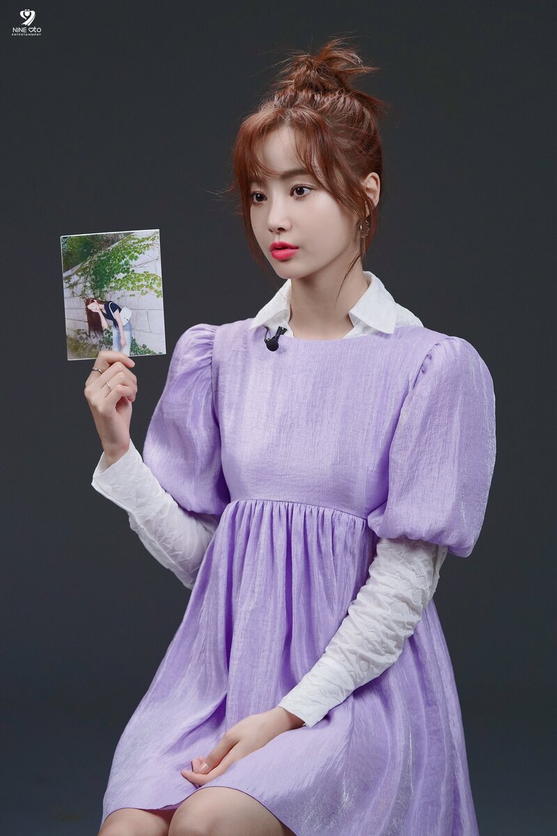 220812 9ato Naver Post - Yeonwoo - Singles Magazine Photoshoot Behind documents 8