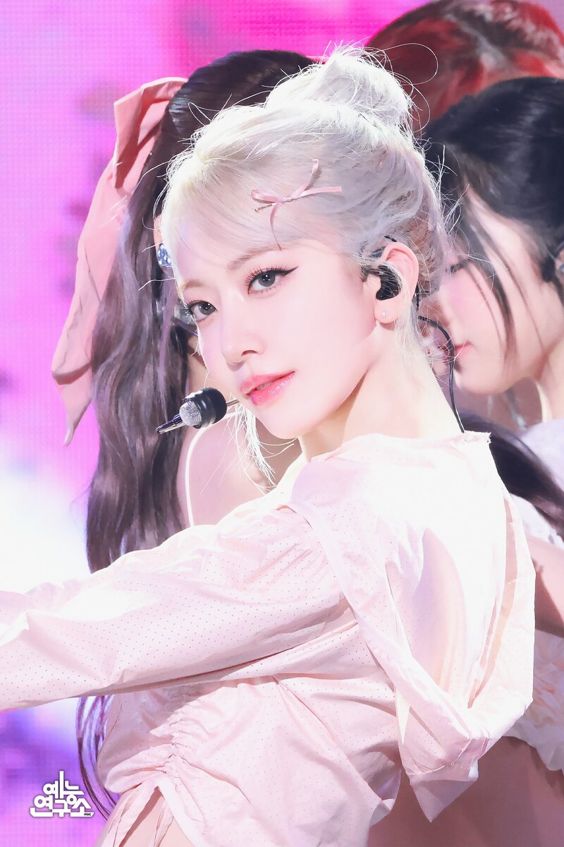 240224 LE SSERAFIM Sakura - 'EASY' and 'Swan Song' at Music Core documents 2