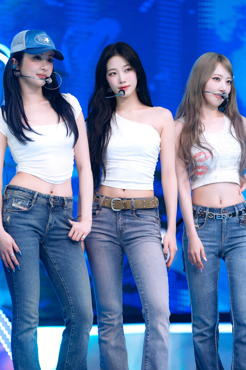 240901 LE SSERAFIM Kazuha - 'Crazy' + '1-800-hot-n-fun' at Inkigayo documents 8