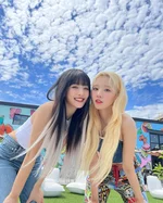 220809 (G)I-DLE Yuqi Instagram Update with Minnie