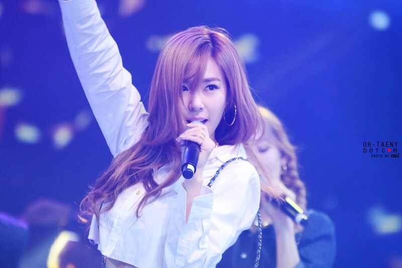 141007 Girls' Generation Tiffany at WAPOP Concert documents 9