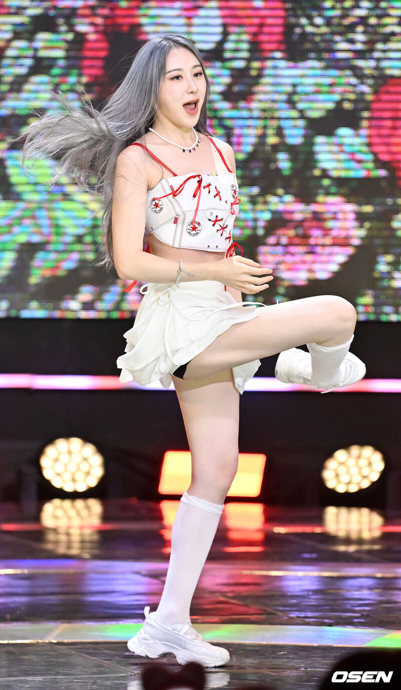 230912 Chae Yeon - SBS 'The Show' Live Broadcast documents 4