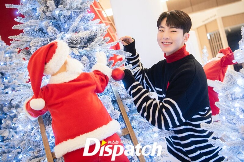 211225 Seventeen Hoshi - Christmas Photoshoot by Dispatch documents 8