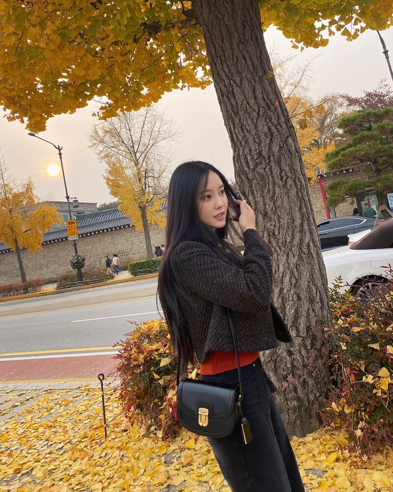 221113 Hyomin Instagram update documents 1