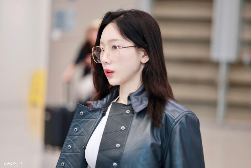 231004 Taeyeon - Incheon International Airport documents 19