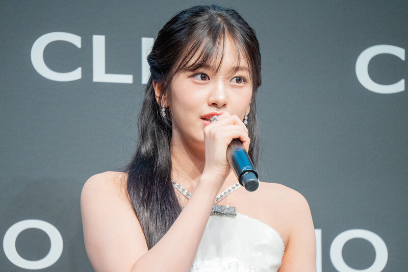 241010 IVE's Yujin at CLIO Product Launch Event in Japan documents 4