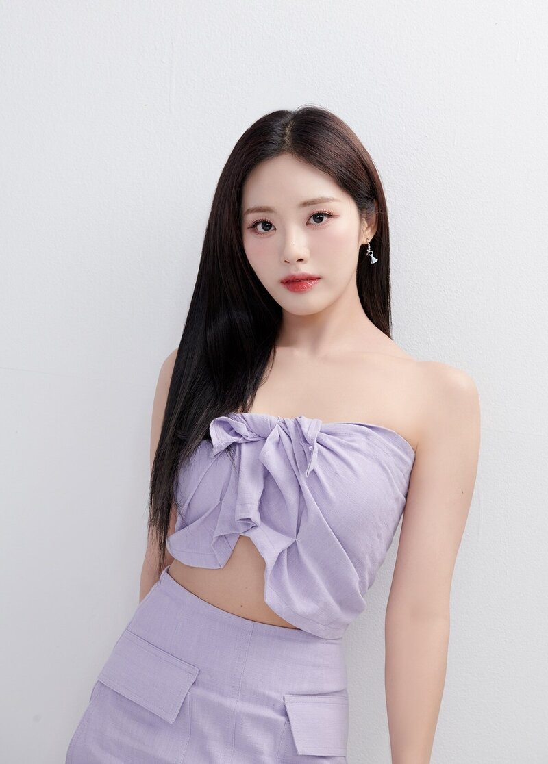 fromis_9 for Anan Web Japan 2022 documents 6