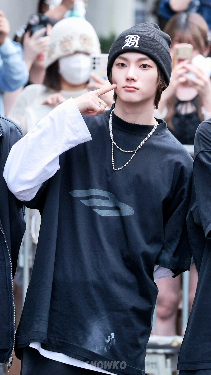 240906 SUNGHO AT MUSIC BANK documents 2