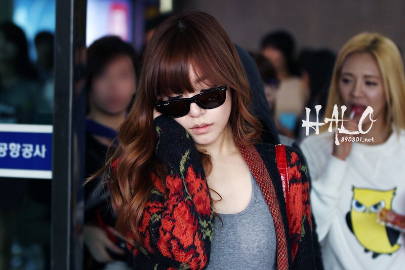 121006 Girls' Generation Tiffany at Gimpo Airport | kpopping