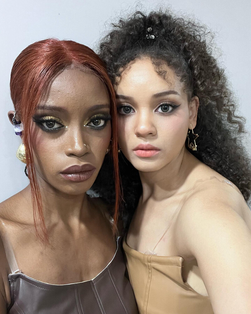 230527 BLACKSWAN Fatou & Nvee Instagram Update documents 2