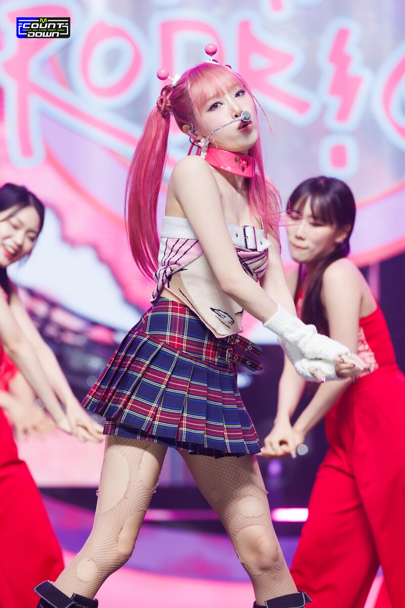 230629 YENA - 'Hate Rodrigo' & 'WICKED LOVE' at M COUNTDOWN documents 25