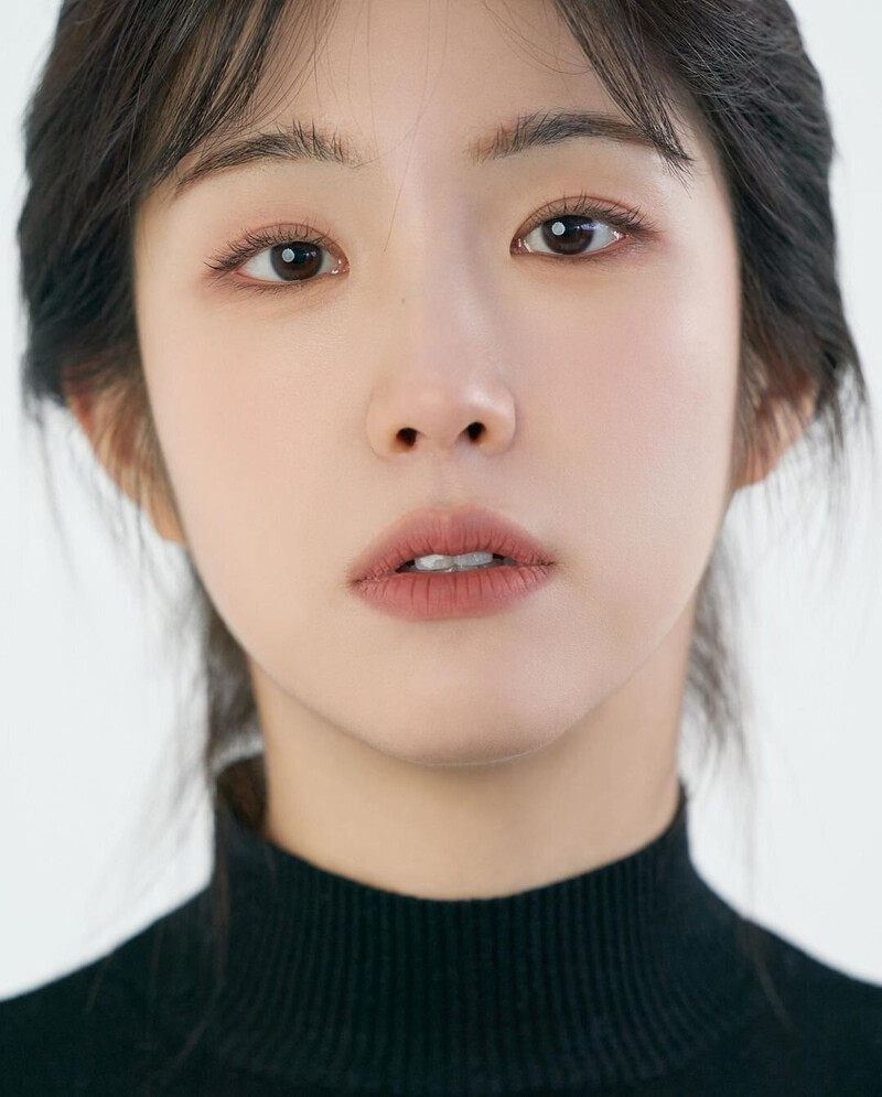 Laboum Jinyea Lee Woo Jeong 2022 Photoshoot documents 3