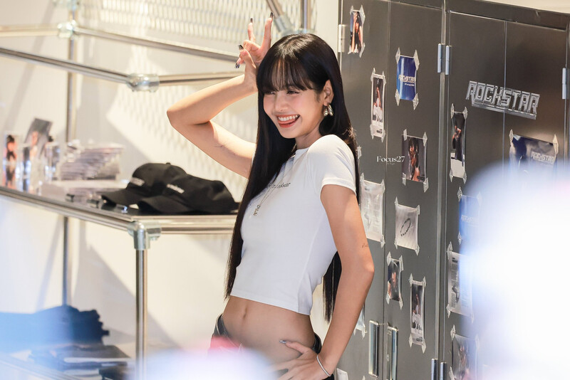 240714 LISA - ‘ROCKSTAR’ POP-UP STORE IN SEOUL documents 5