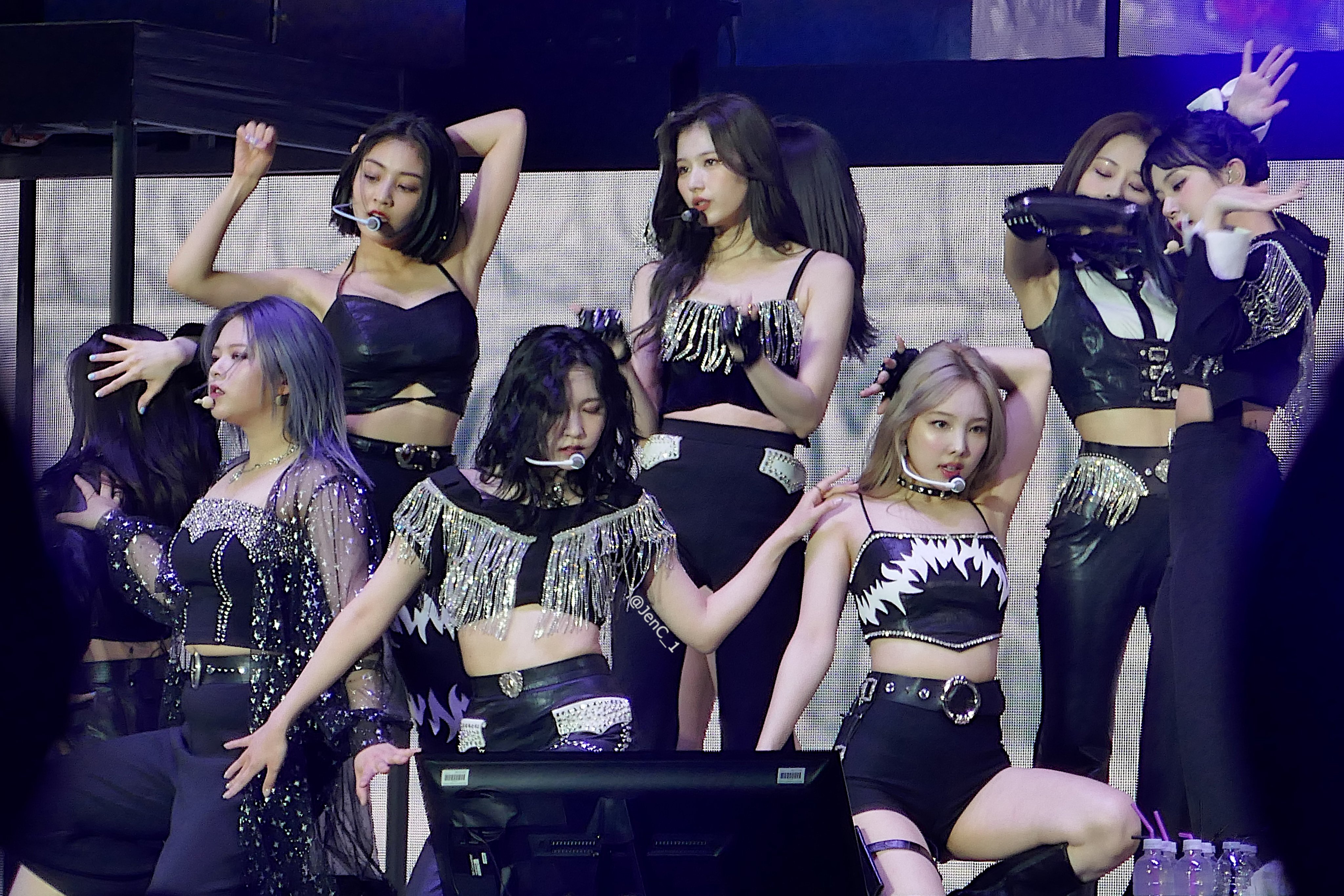 220514 TWICE - 4th World Tour 'Ⅲ' Encore in Los Angeles Day 1