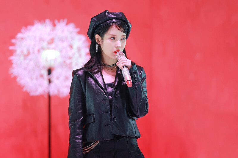 211204 IU at 2021 Melon Music Awards documents 16