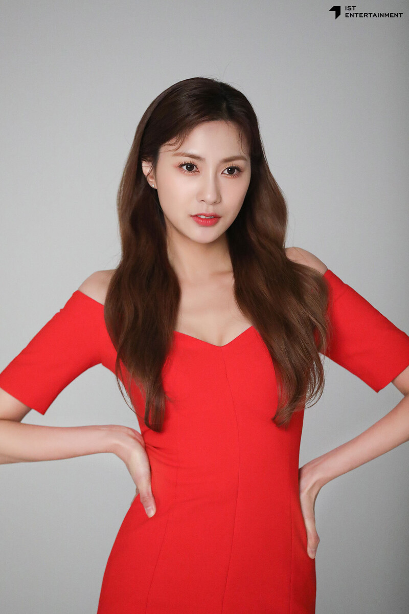 220727 IST Naver - Apink Hayoung - 'Wanna Lab' Photoshoot Behind documents 22