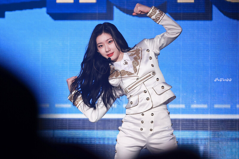 230212 ITZY Chaeryeong documents 3