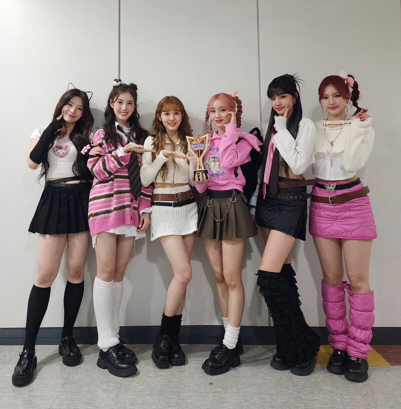 230222 STAYC SNS Update at Show Champion documents 6