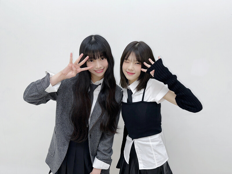 240214 UNIS JP Twitter Update - Nana and Kotoko documents 1