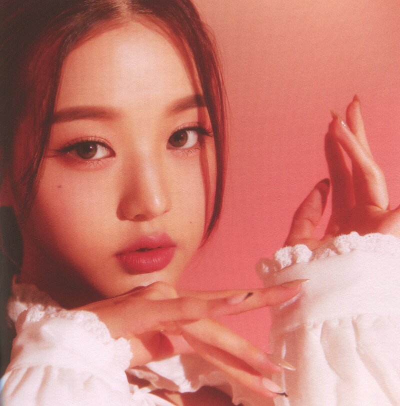 [SCANS] IVE first single album 'Eleven' documents 26