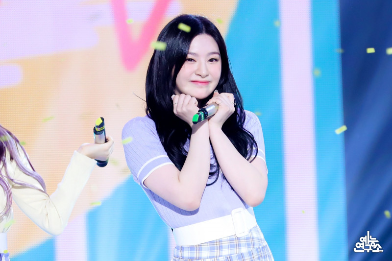 210508 STAYC 'So What' at Music Core documents 11