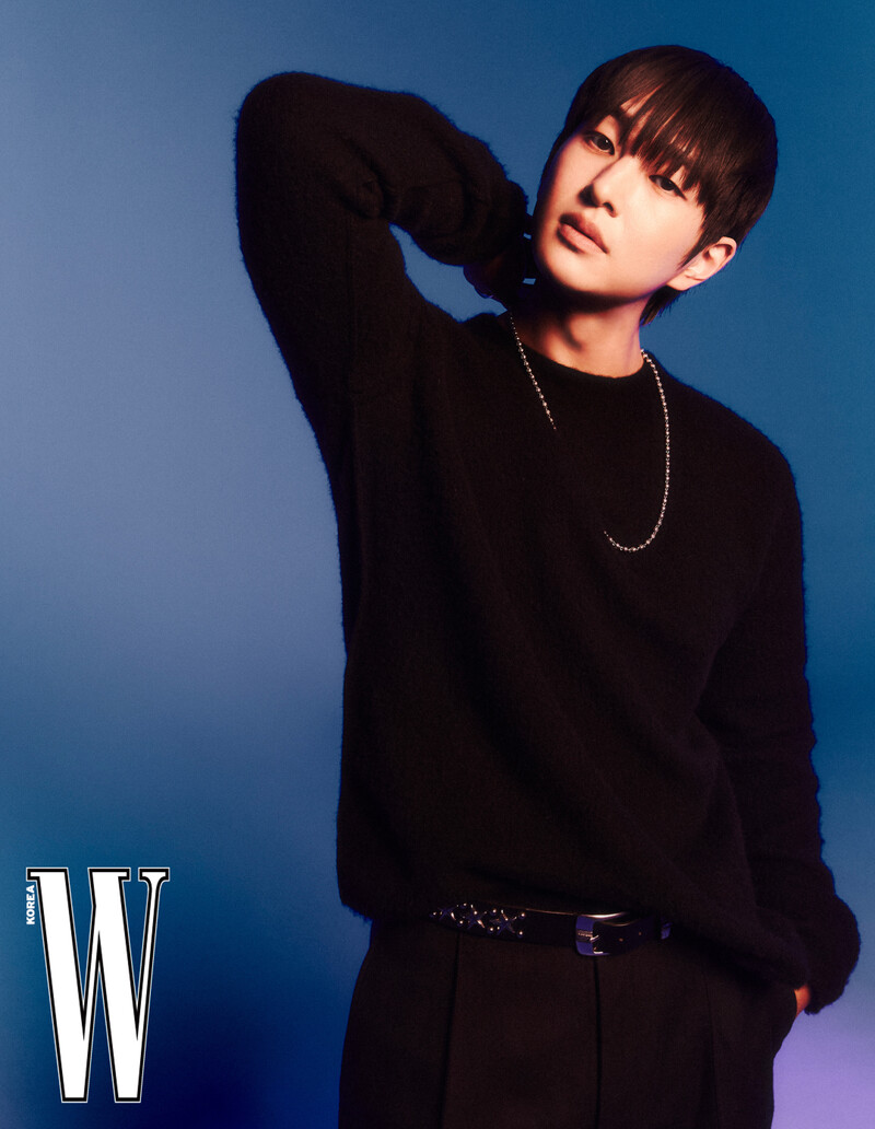 SHINee Onew for W Korea | Septembre 2024 Issue documents 1