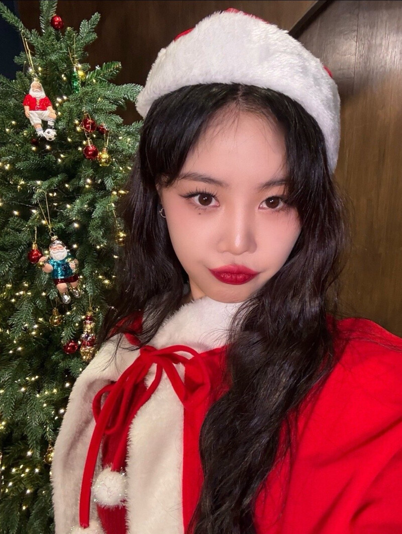 241224 SOOJIN SNS Update - Merry Christmas From Sootang documents 2