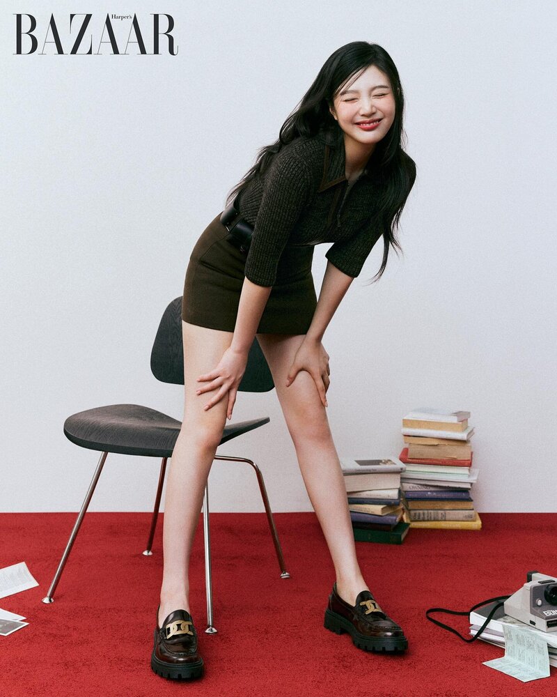 Red Velvet Joy for Harper’s Bazaar Korea November 2023 Issue documents 3