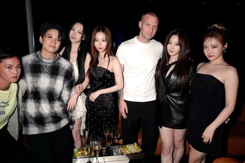 221002 aespa at Givenchy After Party documents 2