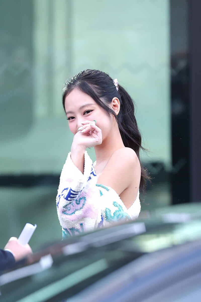 221004 BLACKPINK JENNIE- CHANEL S/S 2023 Womenswear Show at Paris Fashion Week documents 1