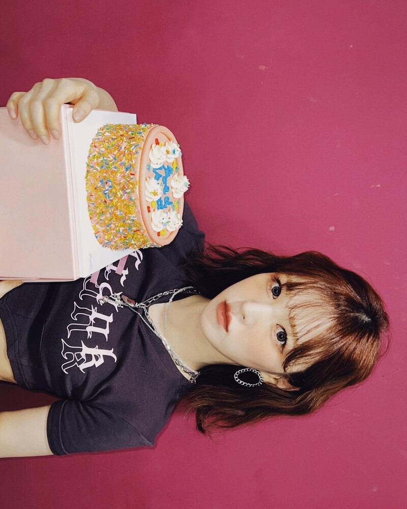 221110 RED VELVET Wendy Instagram Update documents 5