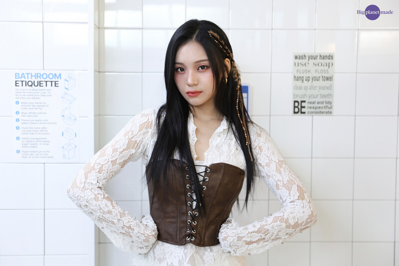 241114 BPM Naver Post - VIVIZ Umji - 'Shhh!' Jacket & MV Shoot Behind documents 9