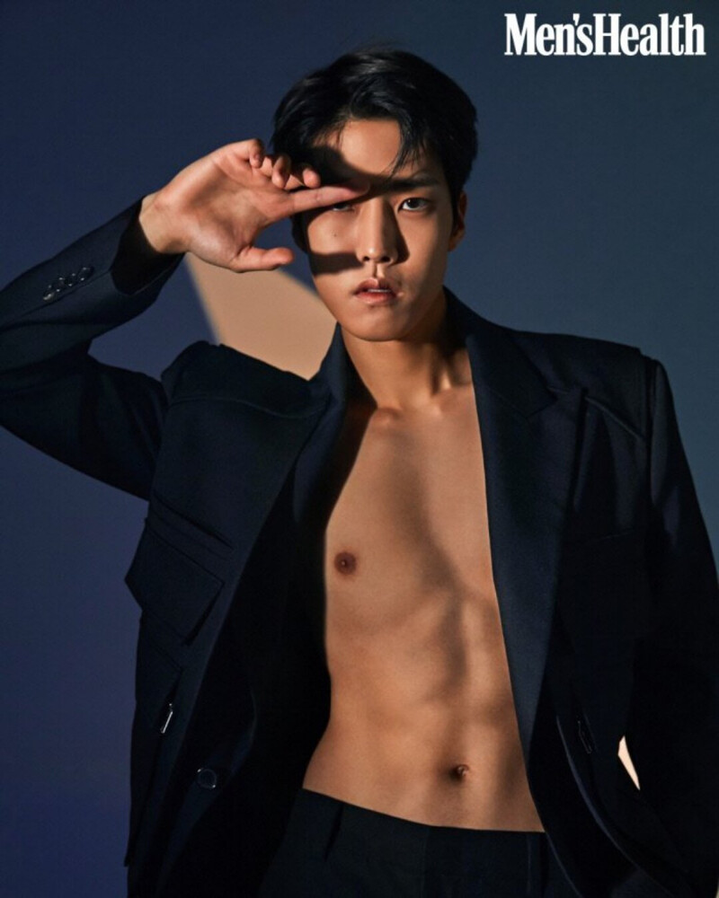 Lee Daeyeol for Men's Health Korea | January 2022 documents 7