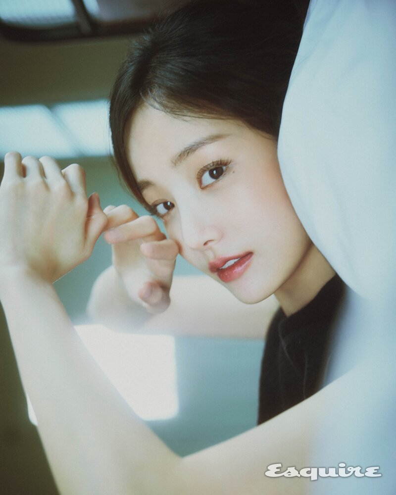 Yeonwoo for Esquire Korea May 2023 Issue documents 8