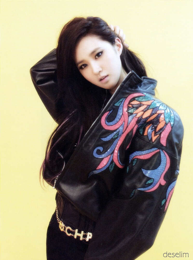 [SCAN] Girls' Generation - 'I Got A Boy' Yuri version documents 16