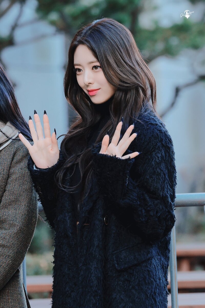 221202 ITZY Yuna - Music Bank Commute documents 3