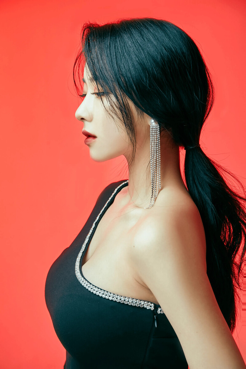 Episode_Yeji_Open_My_Door_concept_photo_(2).png