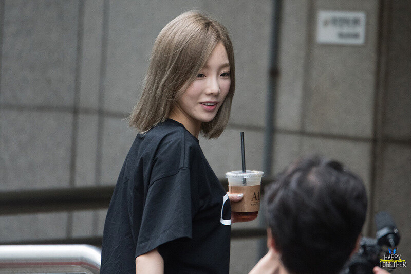 160701 Taeyeon at Music Bank documents 10