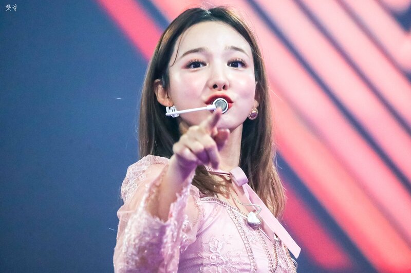 200104 TWICE Nayeon - 34th Golden Disc Awards Day 1 documents 5