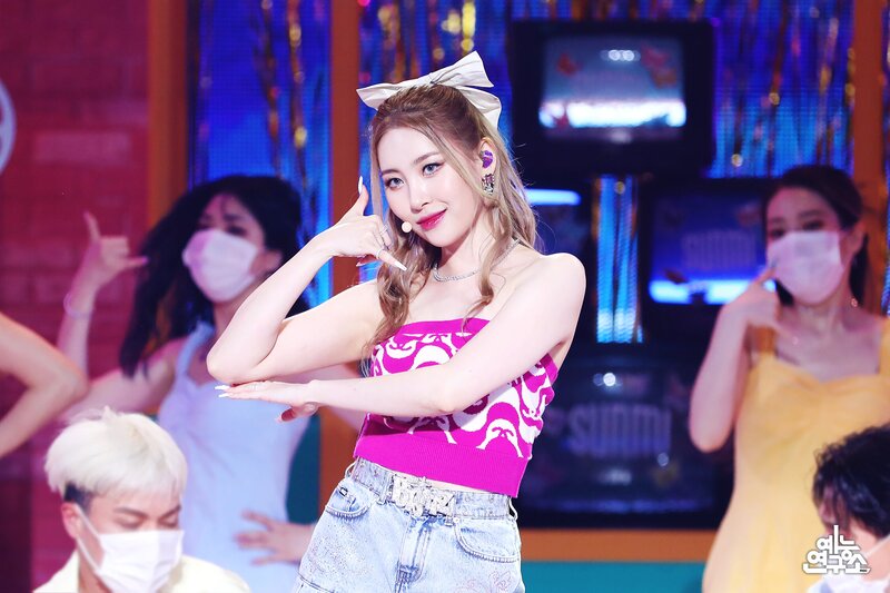 210814 Sunmi - 'You can't sit with us' at Music Core documents 1