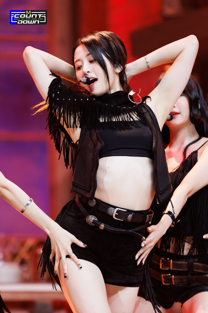 230504 LE SSERAFIM Yunjin 'UNFORGIVEN' at M Countdown documents 4