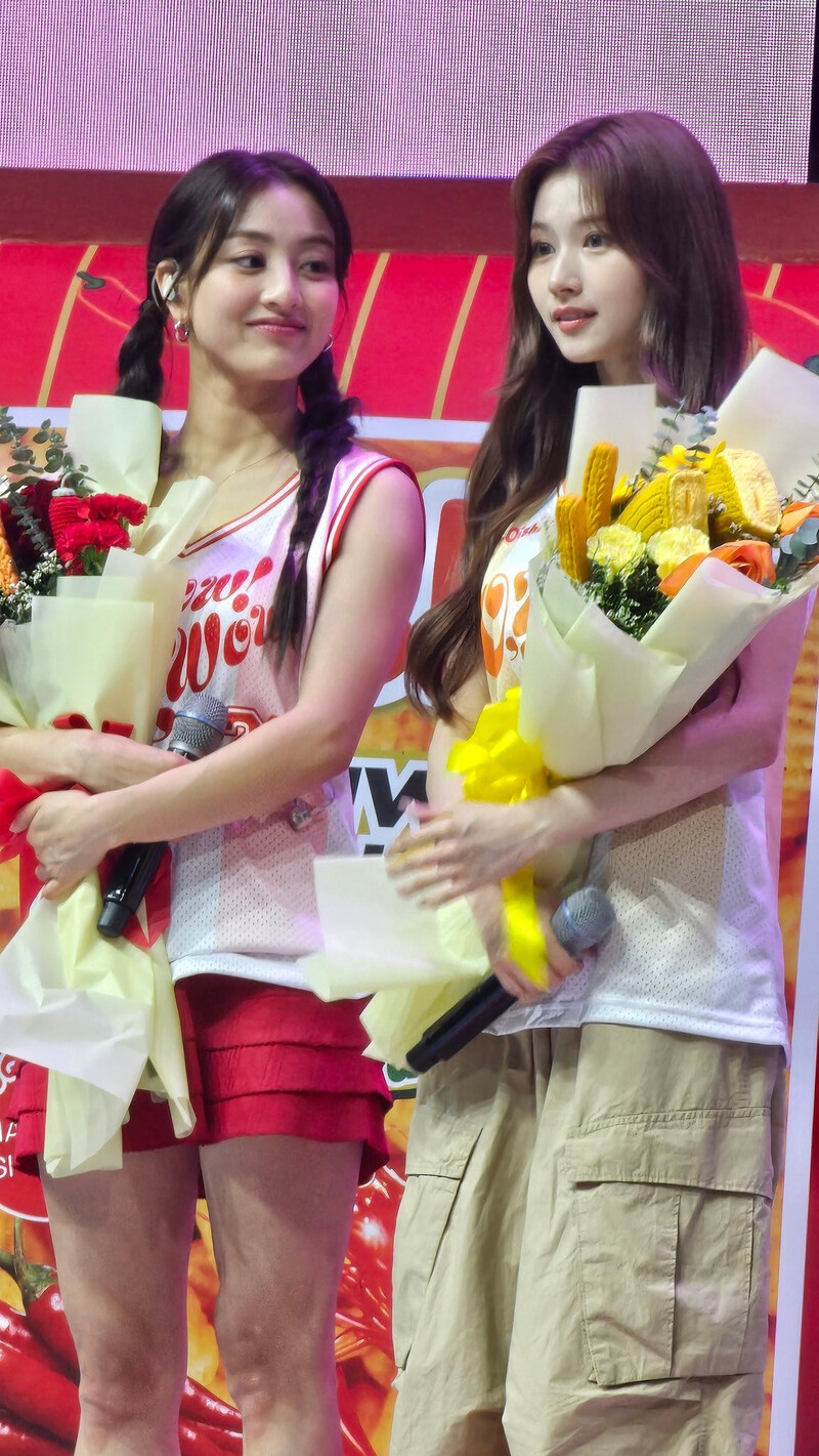 240601 JIHYO & SANA - Snacktacular Fan Meet in Manila documents 3